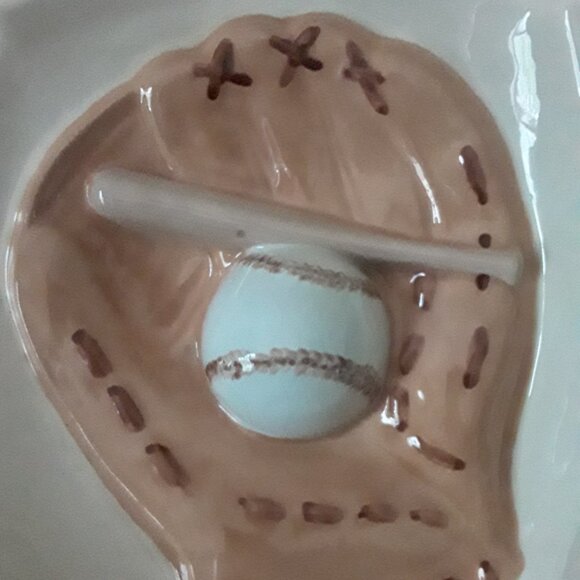 Vintage 1980s Baseball Themed Ceramic Ashtray - Picture 2 of 5
